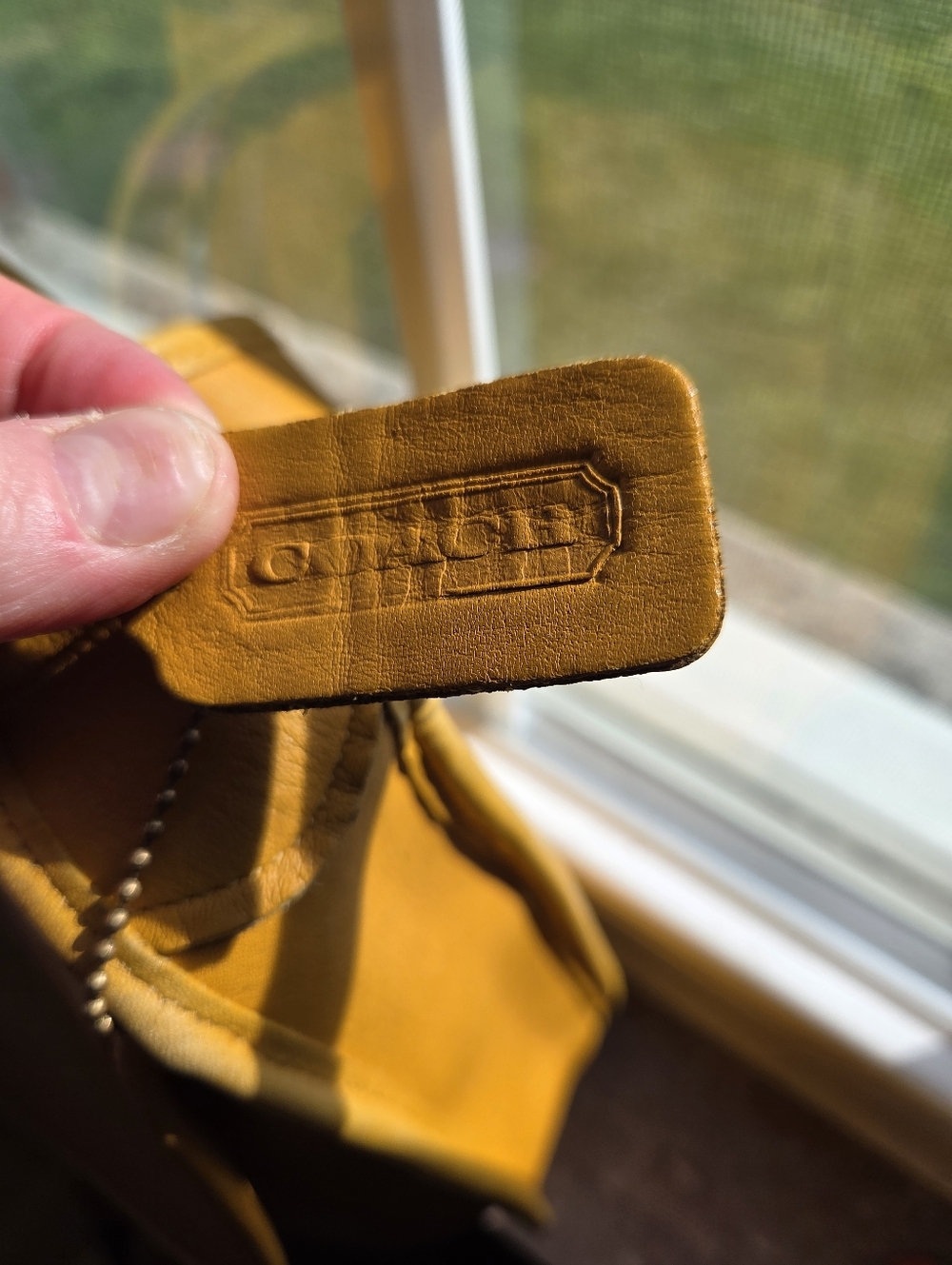 Coach Ergo 9034 1990s Yellow Glove Tanned Leather - Picture 13 of 16